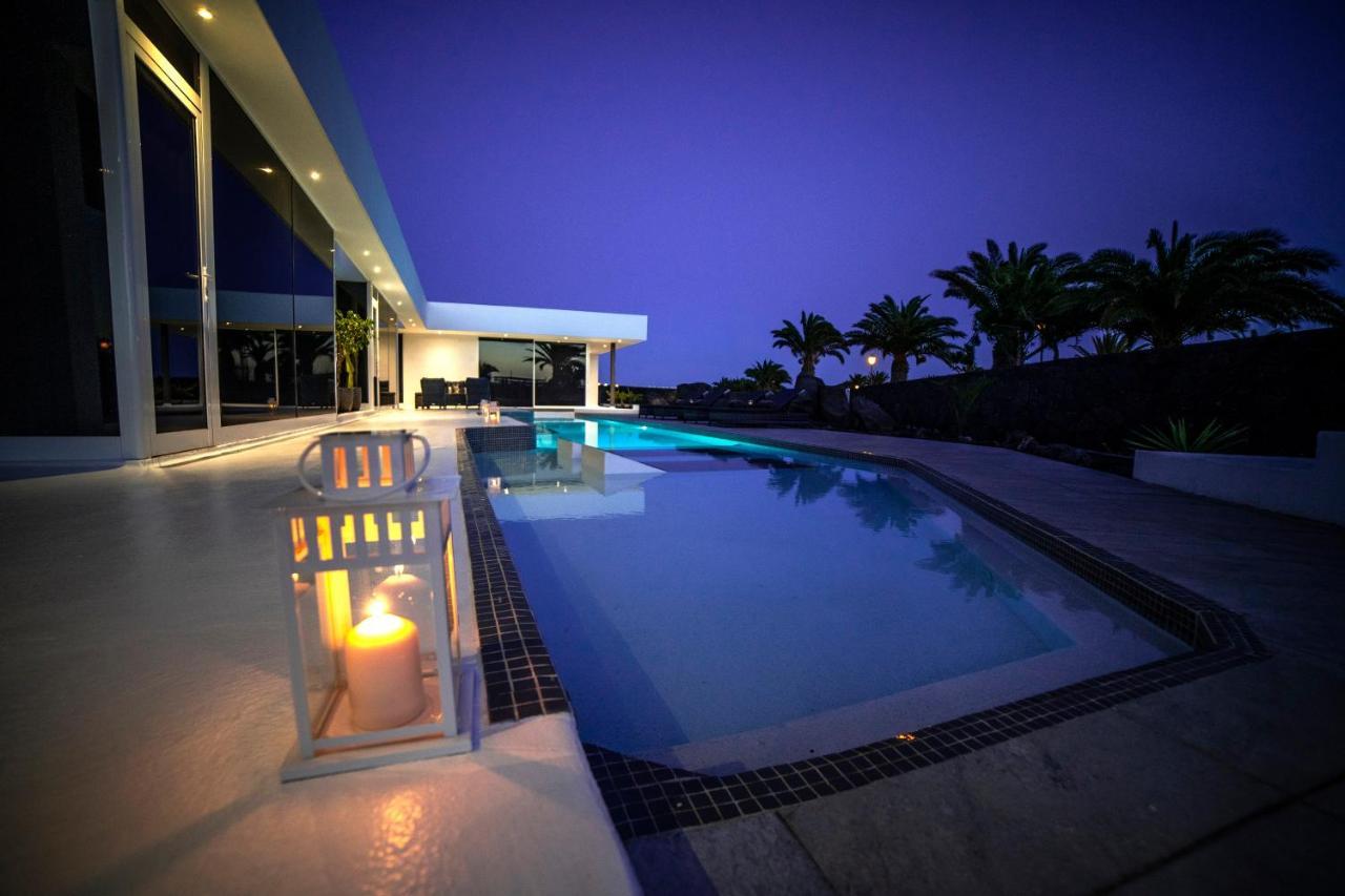 Valhalla Villa Playa Blanca  Exterior photo