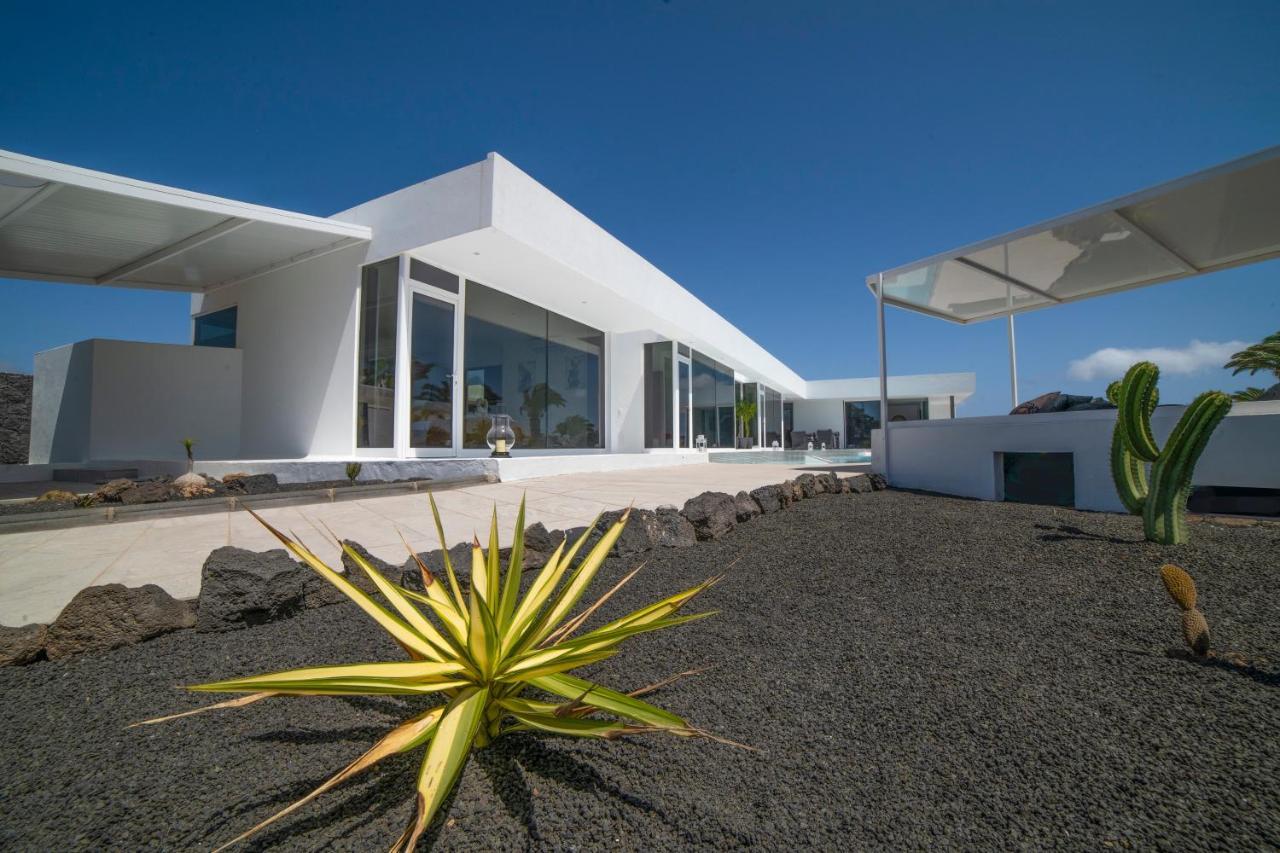 Valhalla Villa Playa Blanca  Exterior photo